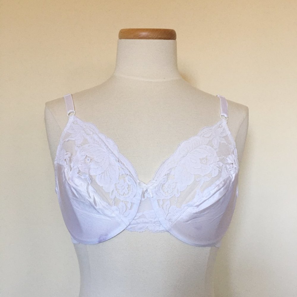 Victoria’s Secret Vintage NWT lace Bra 36C